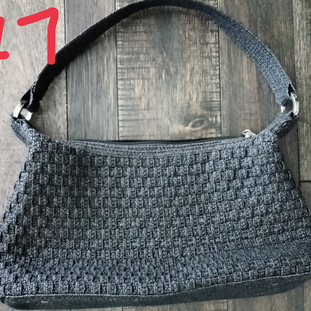 Betmar Elegant Black Textured Hobo Bag